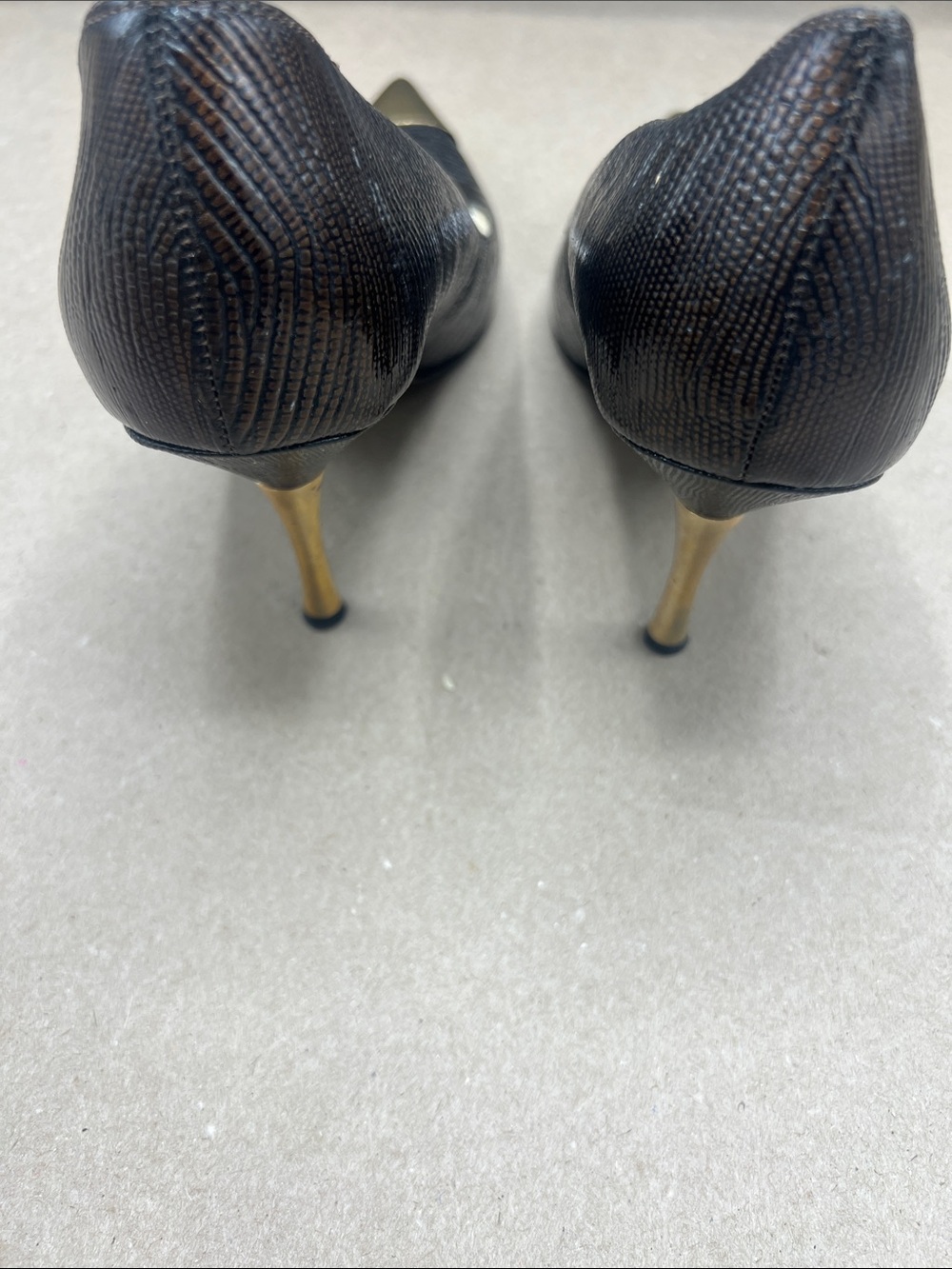 J.Renee Brown Pointed-Toe Pumps with Gold Cap Accent size 7/2 - Picture 3 of 12